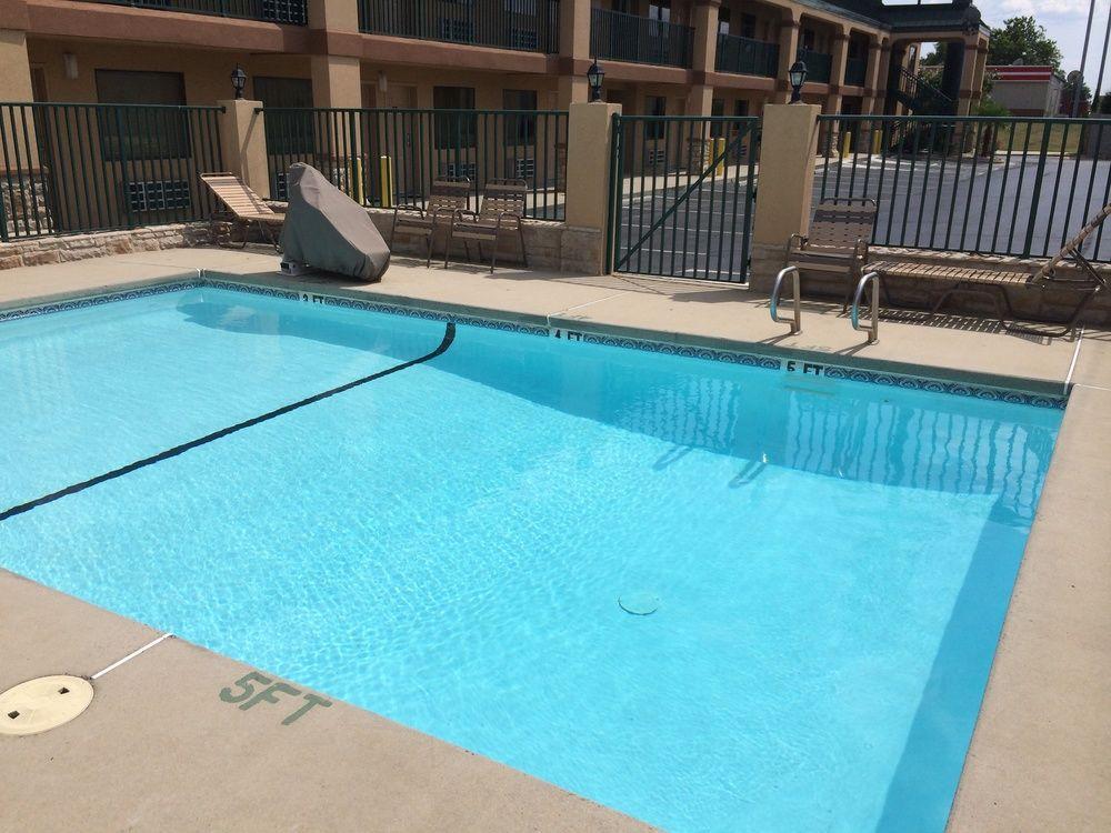 Super 8 By Wyndham Byron/South Macon Hotel Exterior photo
